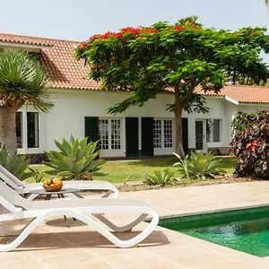 https://caserio-de-guaza.in-canary-islands.com
